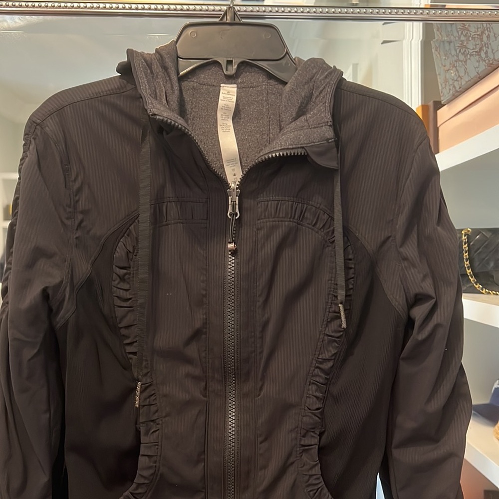 Lululemon dance jacket black size 4 - Picture 2 of 2